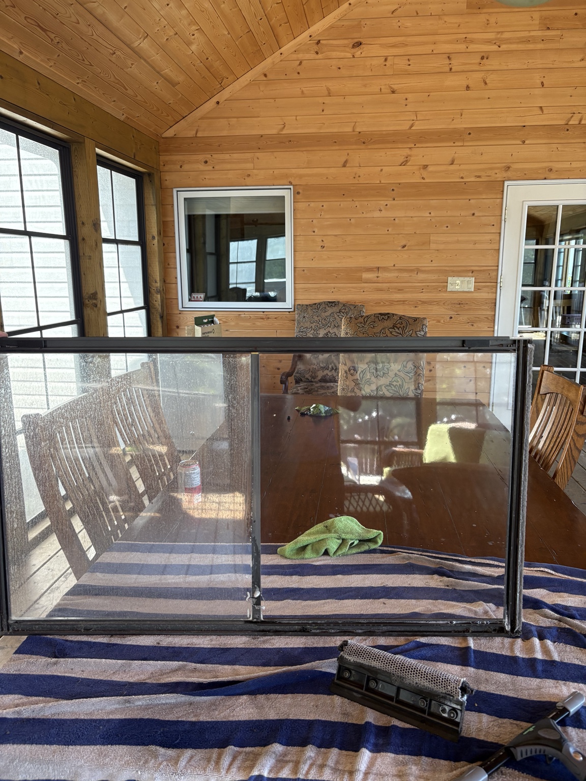 Plastic screen cleaning photo
